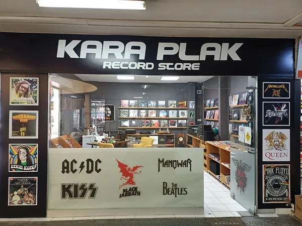 Record Store: KARA PLAK