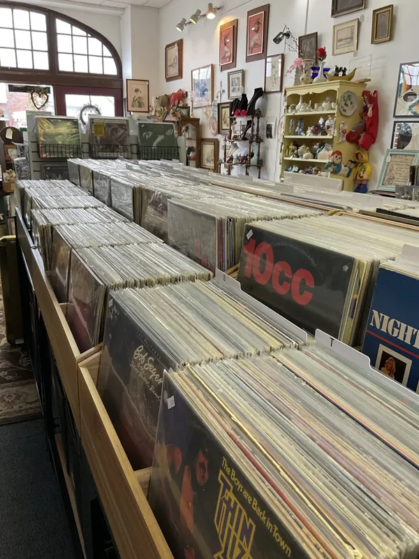 Record store thumbnail: Docs Finds Records
