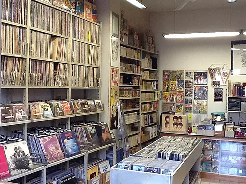 Record store thumbnail: Comics & Discs Cortelloni