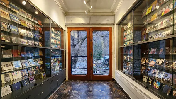 Record Store: Disquería Music World Record Store