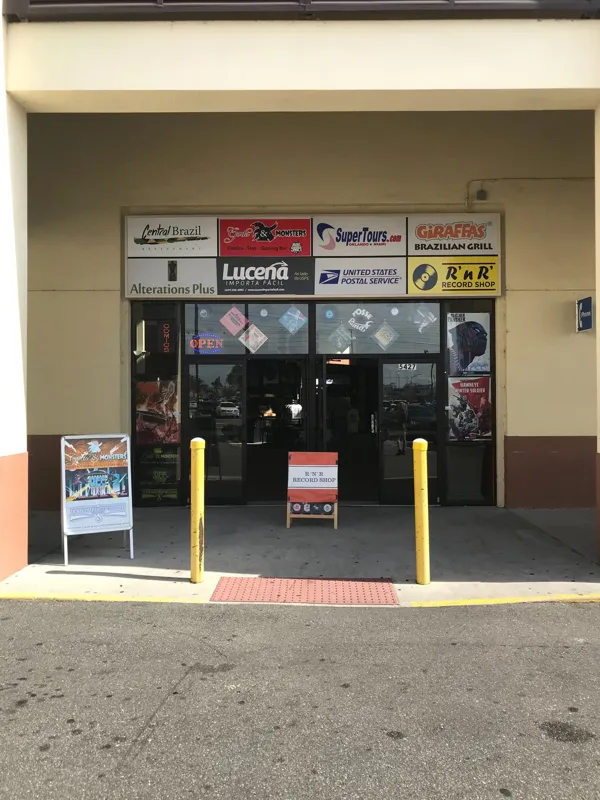 Record Store: R' n R' Records Shop